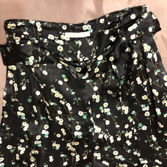 Massimo Dutti Black Fine Floral Print Shorts - Picture 1 of 12